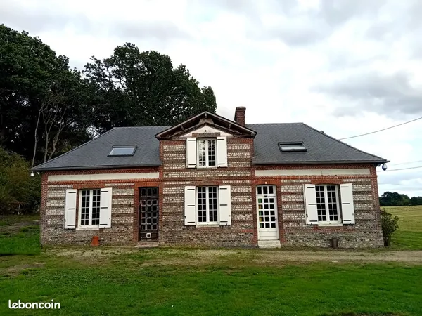 Maison ancienne de caractère 150 m² - 1 800 m² de terrain - 10 min d'Yvetot, Doudeville et Yerville 