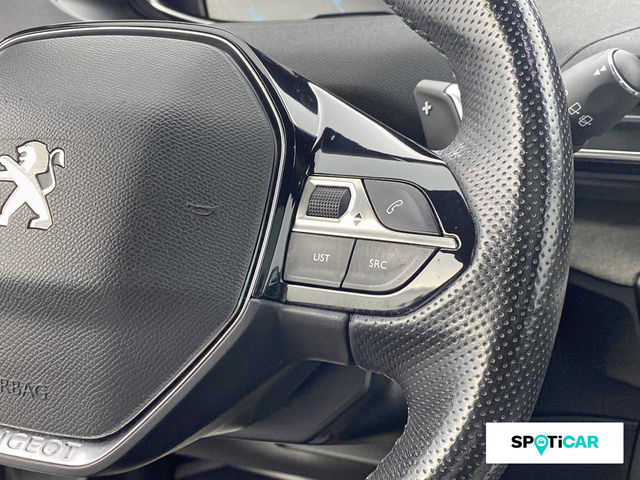 Peugeot 3008 hybrid4 300ch gt e-eat8 — photo 17