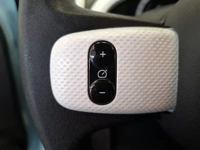 Renault Twingo iii e-tech — photo 32