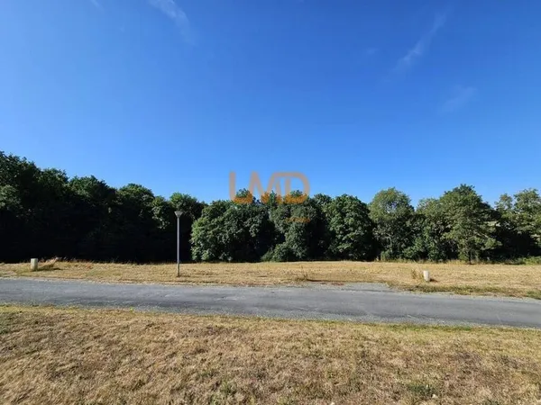 Terrain 882 m²