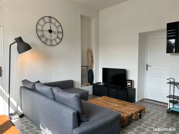 Appartement meublé & équipé. Calme & lumineux. 1 Chambre. Résidence sécurisée, parking & Jardin