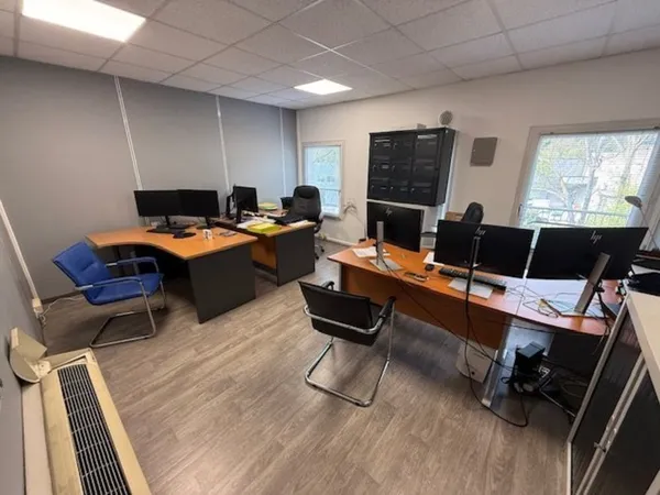 Location / Local commercial - 101 m²