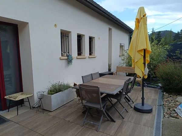 MAISON AVEC JARDIN