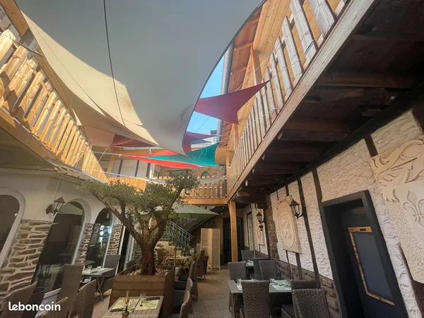 Commerce 330 m²