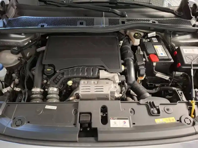 Peugeot 208 puretech 100 s&amp;s bvm6 — photo 27