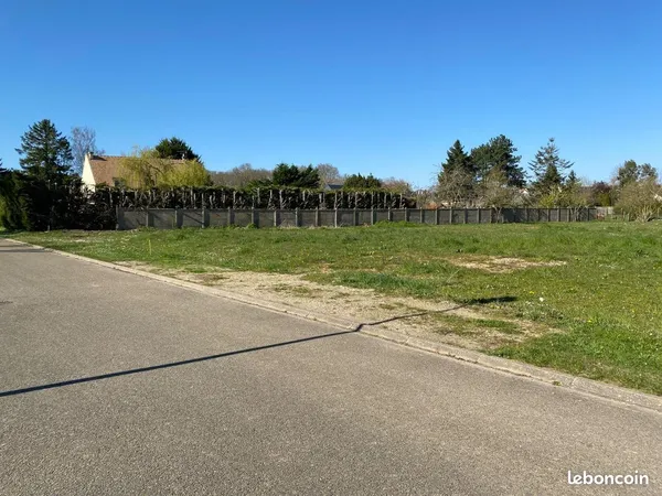 Terrain 592 m² Coltainville