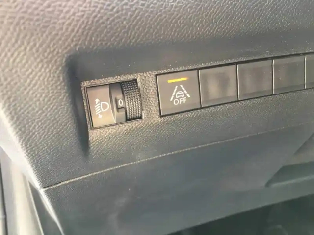 Peugeot 208 puretech 75 s&amp;s bvm5 — photo 22