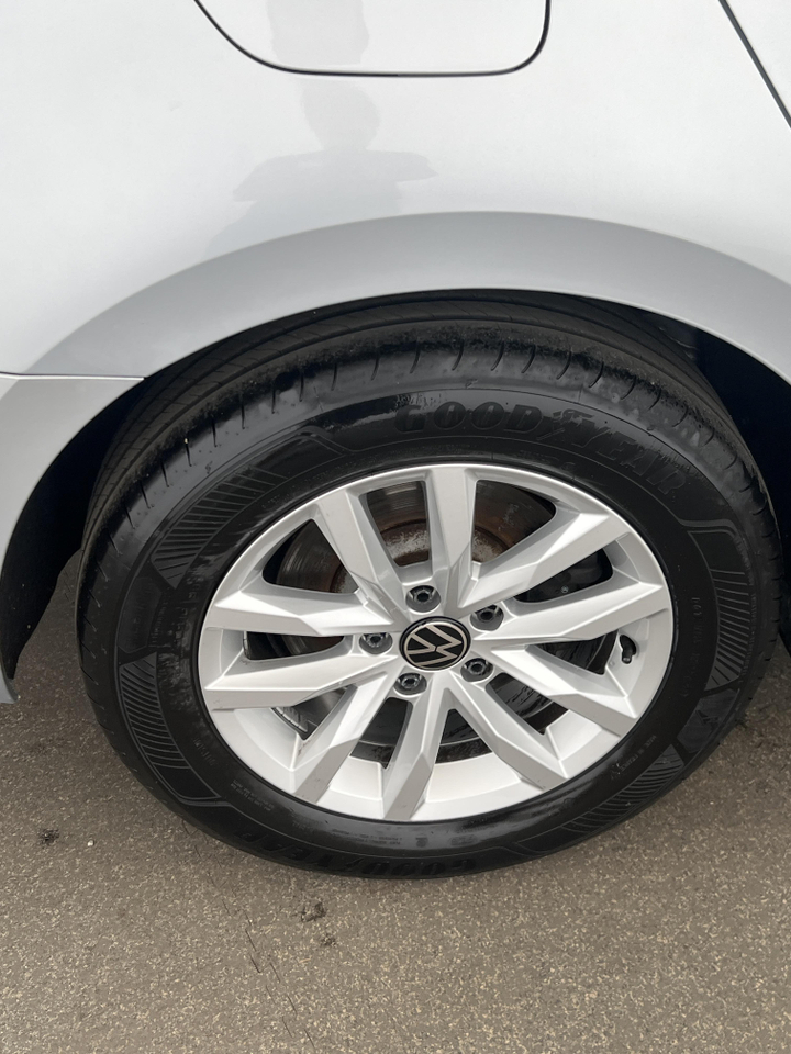 Volkswagen Passat SW — photo 33