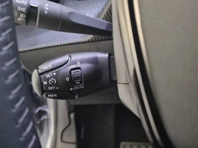 Peugeot 208 electrique 50 kwh 136ch — photo 79