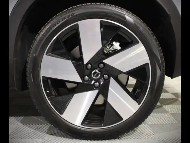 Volvo C40 recharge extended range 252ch ultimate — photo 6