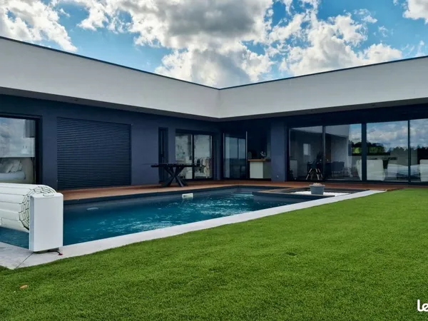 Villa Contemporaine avec Piscine