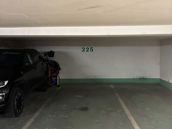 Parking/box 11 m² Paris