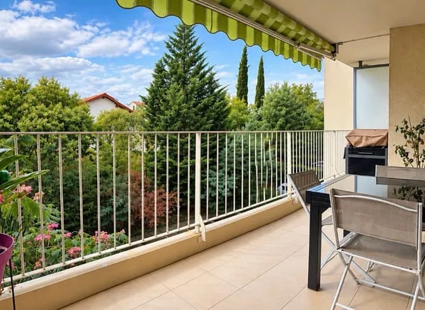TOULOUSE SAINT CYPRIEN APPT TRAVERSANT LUMINEUX TERRASSE BAL
