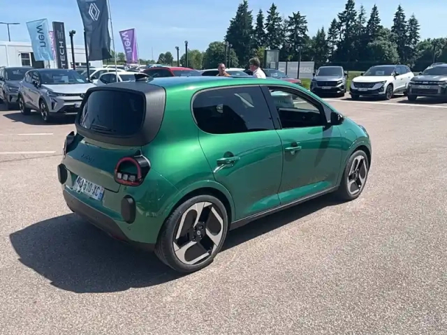 Renault Twingo e-tech electrique 80 ch autonomie urbaine — photo 22