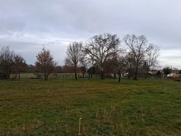 Terrain 700 m²