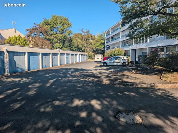 Garage box boulevard Sautel