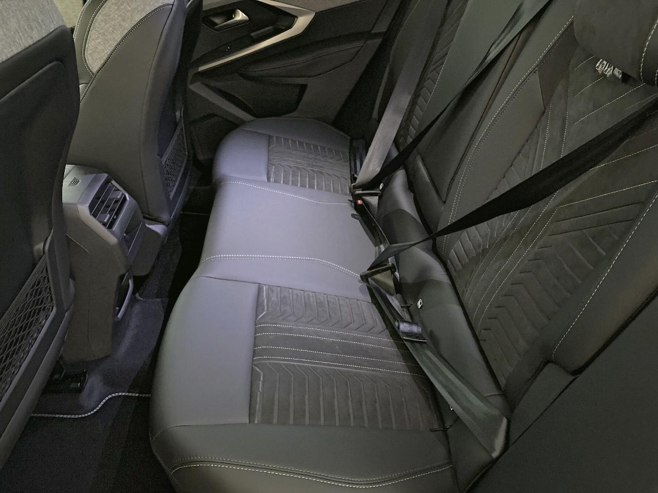Peugeot 3008 hybrid 145 e-dcs6 gt — photo 10