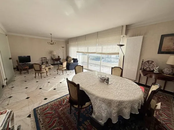 Maison 7 pièces 236 m²