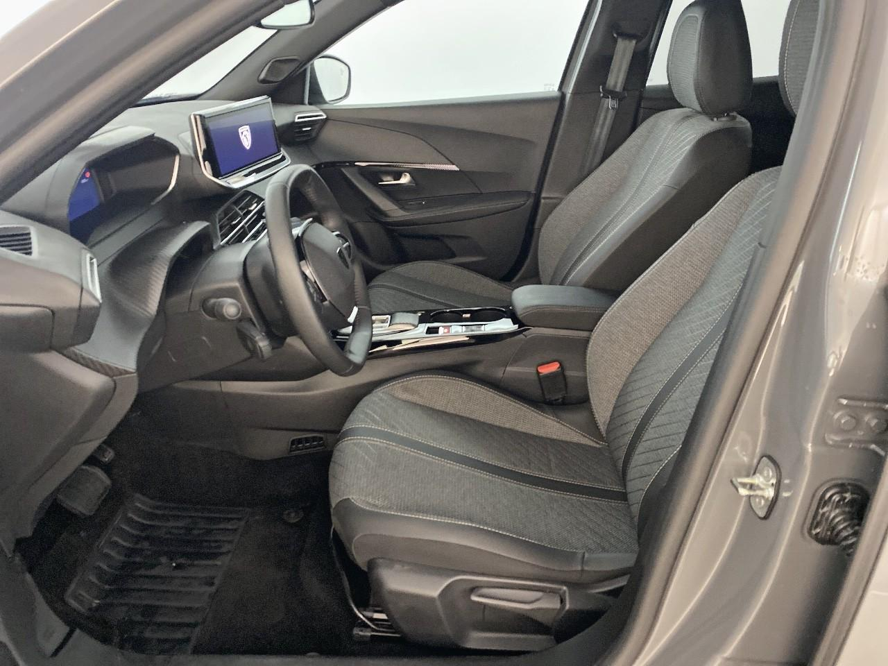 Peugeot 2008 hybrid 145 ch e-dcs6 allure — photo 9