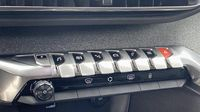 Peugeot 3008 Plug-in Hybrid 225ch Allure Pack e-EAT8 — photo 15