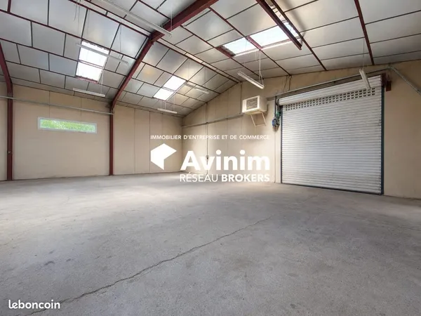 Local 420 m² Bresson