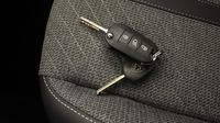 Peugeot 2008 1.2 PureTech 100ch S&S Allure — photo 16
