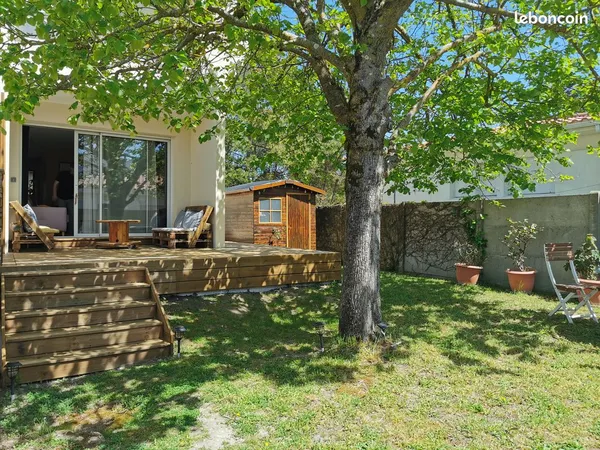 T2 meublé avec jardin à louer à l'année