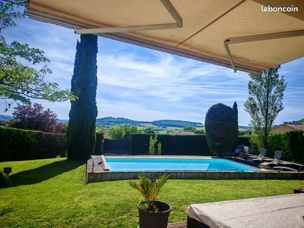 Villa provençale 5/6 pièces avec piscine