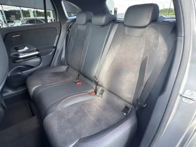 Mercedes Gla 250 e hybrid eq edition 140 — photo 15