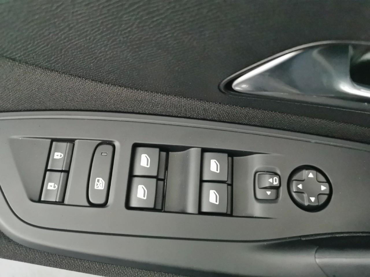 Peugeot 308 sw hybrid 145 e-dcs6 style — photo 26
