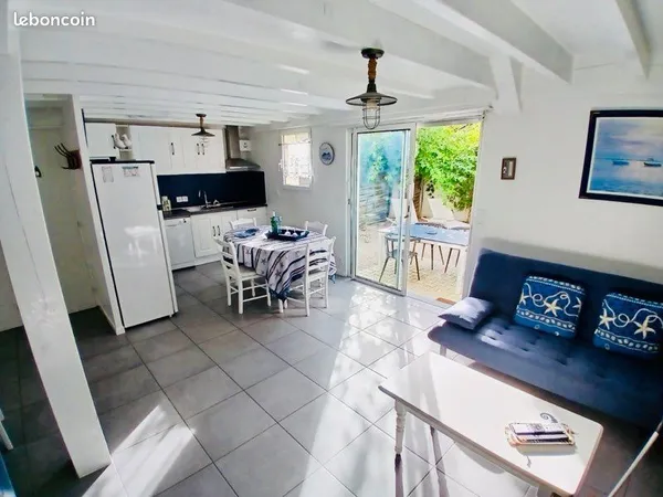 Charmant appartement duplex avec jardinet
