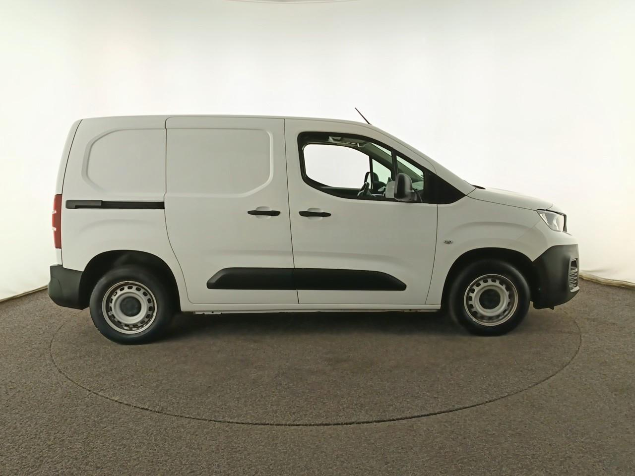 Peugeot Partner fourgon standard 650 kg bluehdi 100 s&s bvm5 premi — photo 4