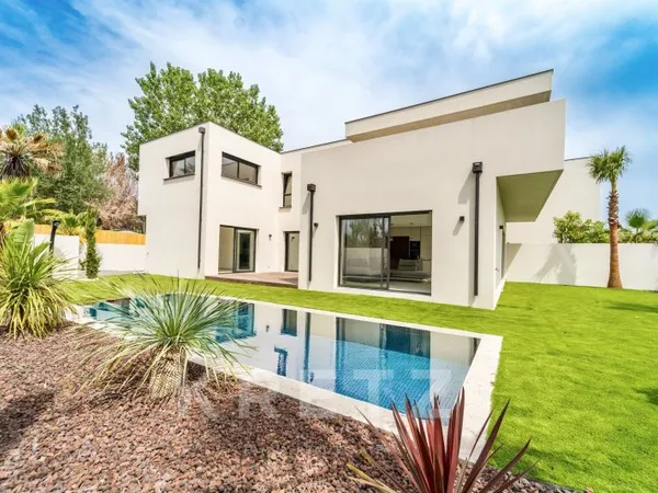 Villa contemporaine en bord de mer