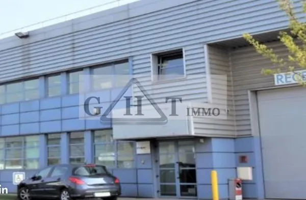 Local bureaux 4 519 m²