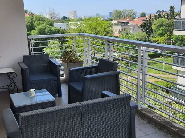 Charmant T2 avec terrasse, vue mer et double box ? Résidence