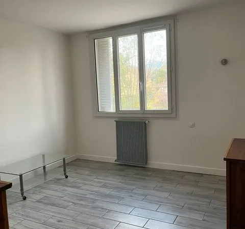 2 pièces 27 m² secteur Mairie, Pathé, Campus Echirolles