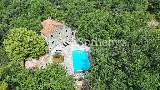 Maison 10 pièces 180 m²
