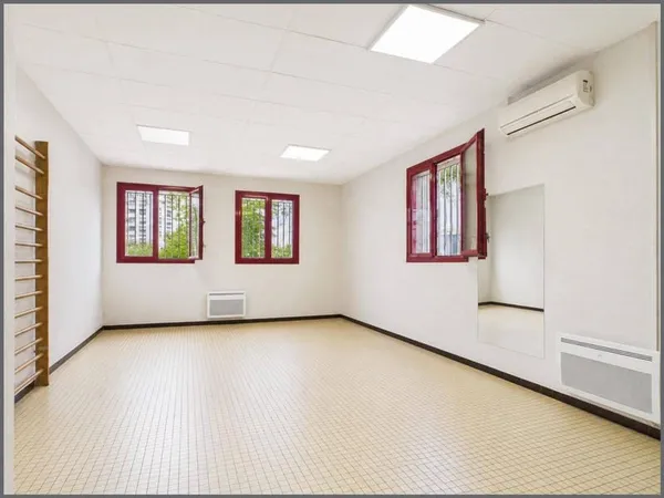 Local commercial 108 m²