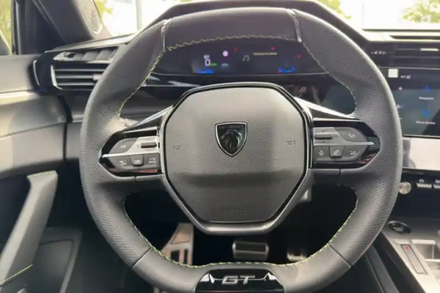 Peugeot 308 electrique 55 kwh 156ch — photo 18
