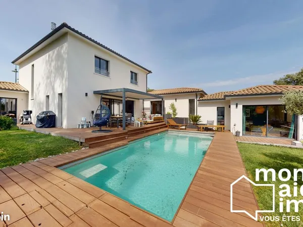 Maison 7 pièces 220 m²