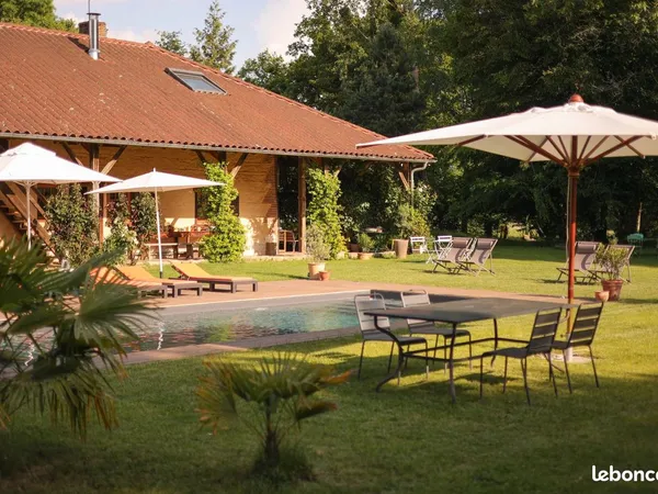 Propriété 8 pièces 329 m²
