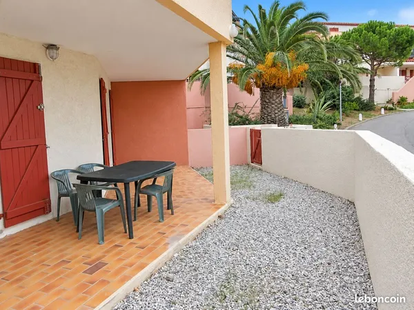 À louer à l'année à Cerbère - T2 meublé avec grande terrasse