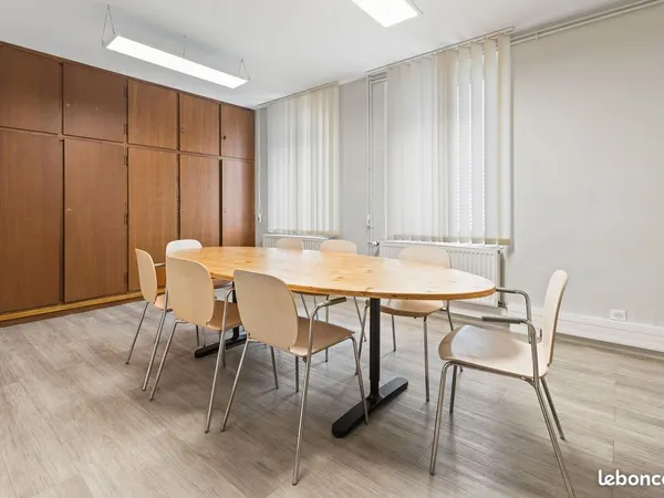 Bureaux individuels avec espaces communs - Jouy aux Arches - 14 m2 à 79 m2