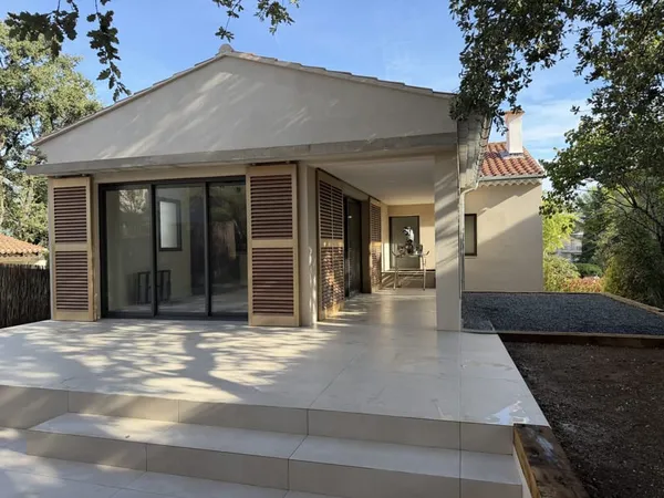 MAISON 5 PIECES TOULON LA SERINETTE