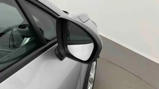 Renault Captur e-tech 145 - 21 — photo 31