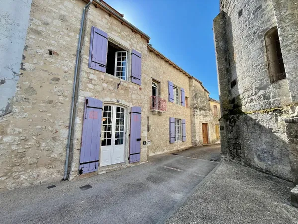 Belle bâtisse pleine de charme et d'authenticité, entièrement restaurée