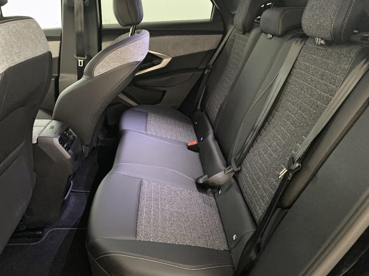 Peugeot 3008 electrique 210 ch 73 kwh allure — photo 10