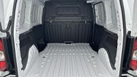 Peugeot Partner M Essence 110ch — photo 7