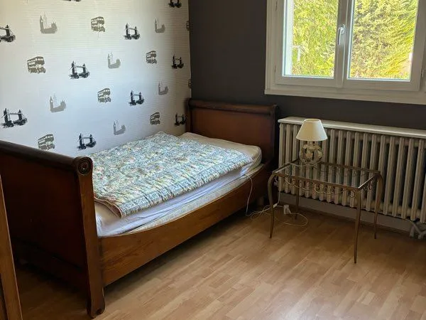 Chambre meublée 12 m2 bail mobilité 550 CC - RER C / Ligne 14
