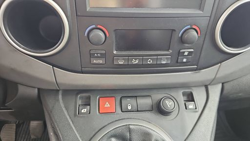 Peugeot Partner Tepee 1.6 Hdi 92 - Access – 2015 – 160420 km – Diesel – Boîte Manuelle — photo 9
